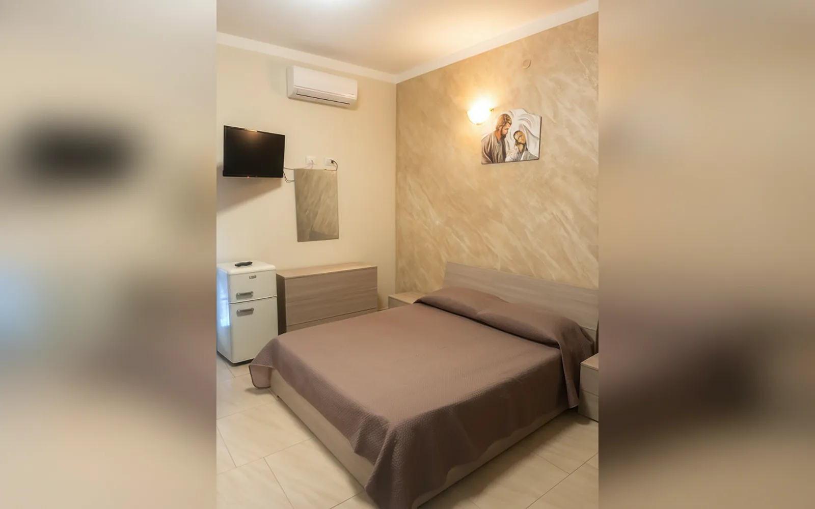 Camera con bagno privato — B&B Sofia, Licata (Sicilia) (foto 21)