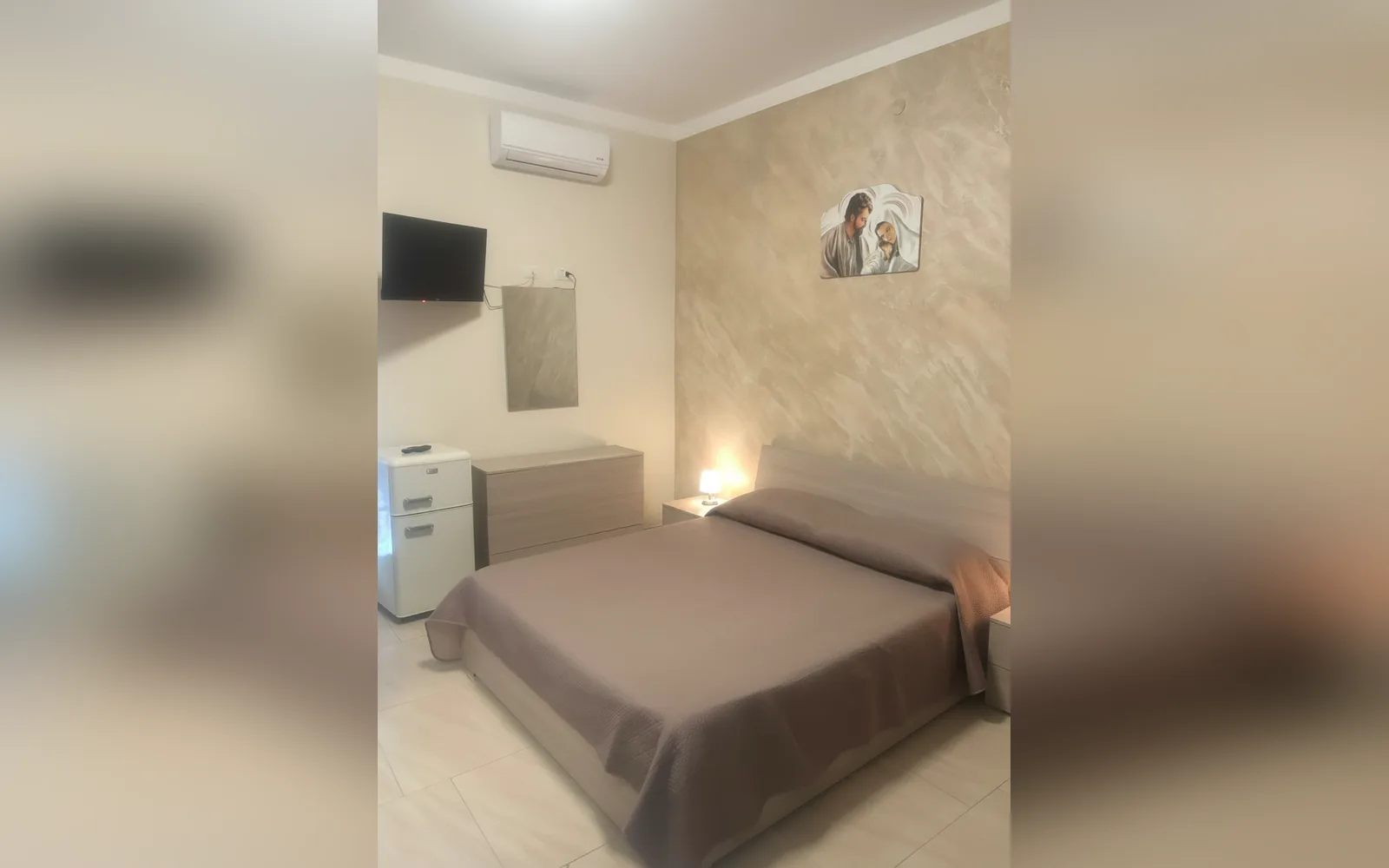 Camera con bagno privato — B&B Sofia, Licata (Sicilia) (foto 8)