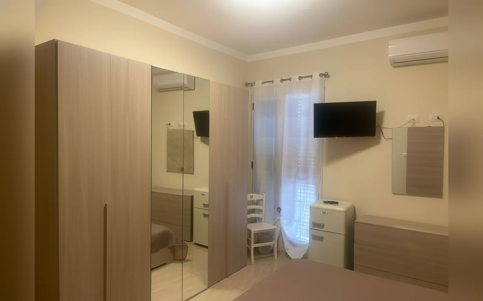 Camera con bagno privato — B&B Sofia, Licata (Sicilia) (foto 9)